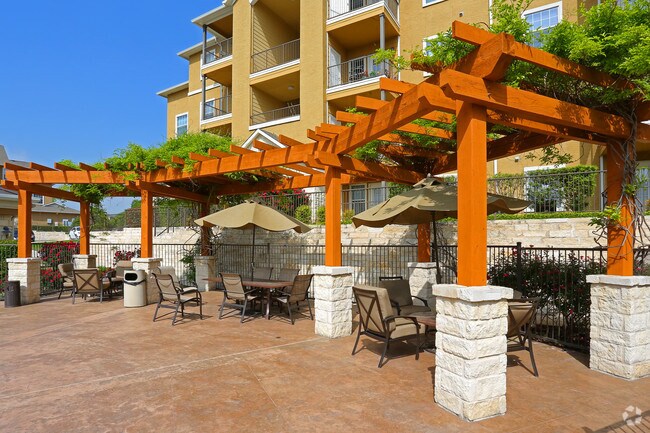 Foto del edificio - Falls at Westover Hills