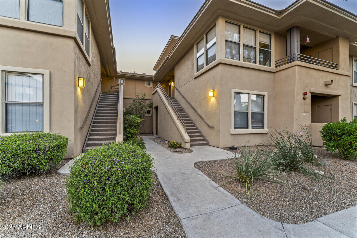 Primary Photo - 20100 N 78th Pl