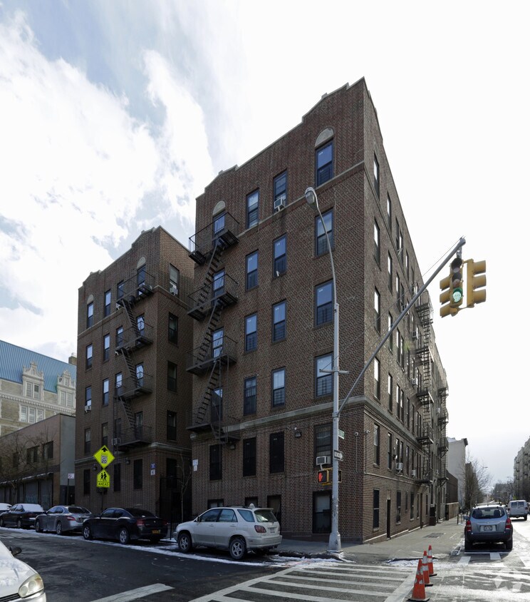 Primary Photo - 2356 Walton Ave