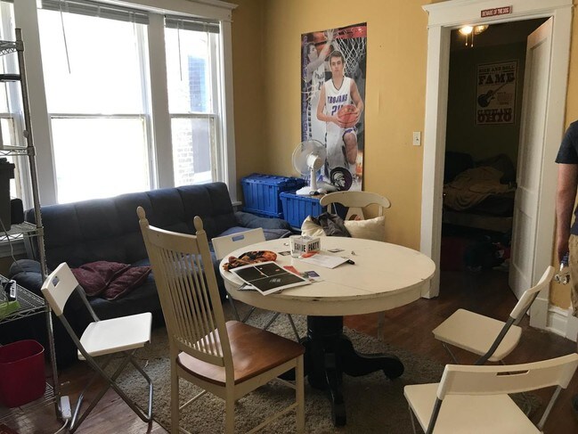 dining room - 3745 N Magnolia Ave