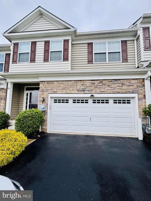 Foto principal - 257 Fairfield Cir W