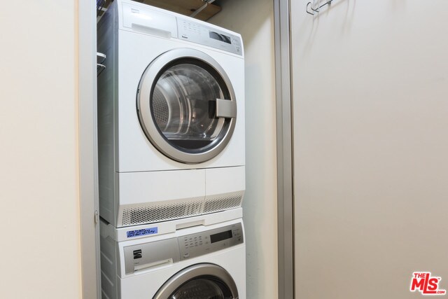 Foto del edificio - 645 E 9th St