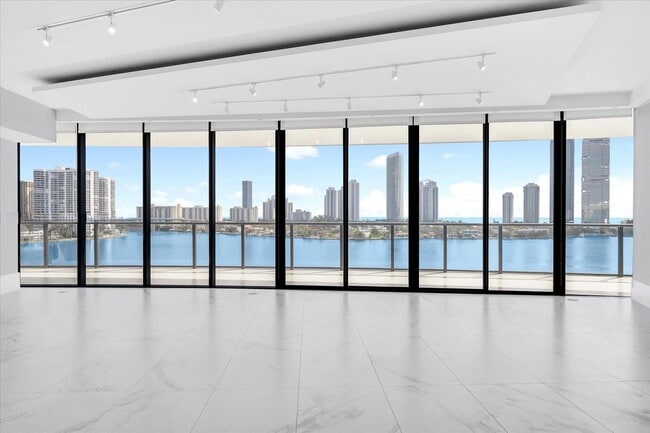 Foto del edificio - 5500 Island Estates Dr