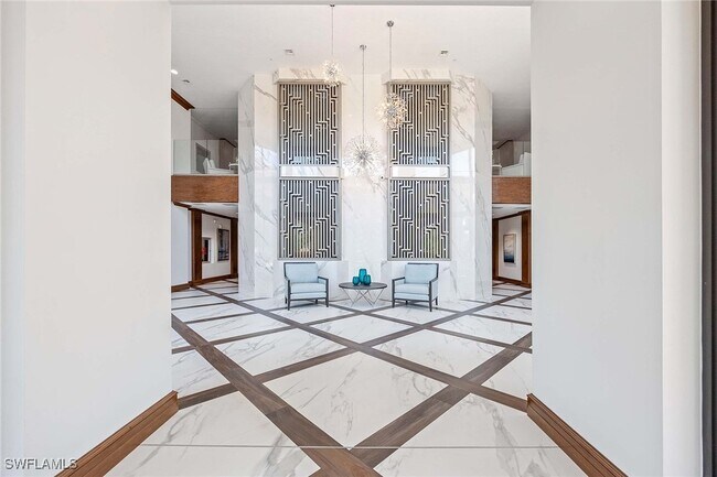 Foto del edificio - 6075 Pelican Bay Blvd