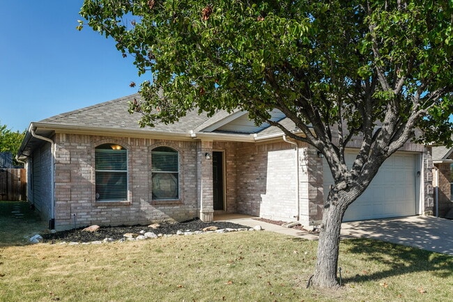 Building Photo - 3737 Sapphire St