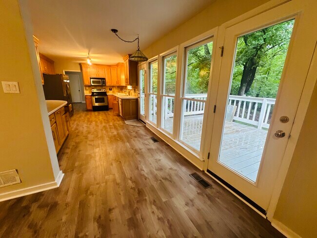 Foto del edificio - 3040 Middlewood Rd