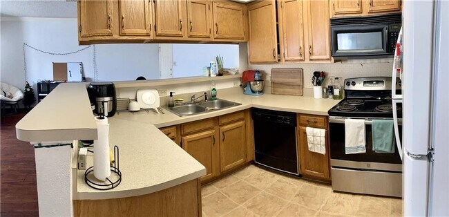 Foto del edificio - 915 W 23rd St