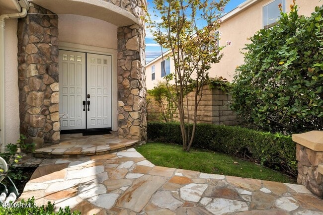 Building Photo - 6320 Ballantine Pl
