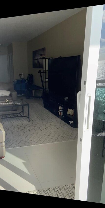 Foto del edificio - 3001 S Ocean Dr