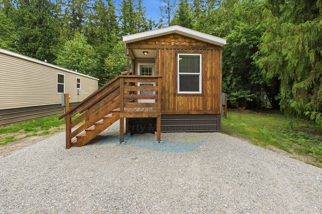 Building Photo - 136 Cedar Hill