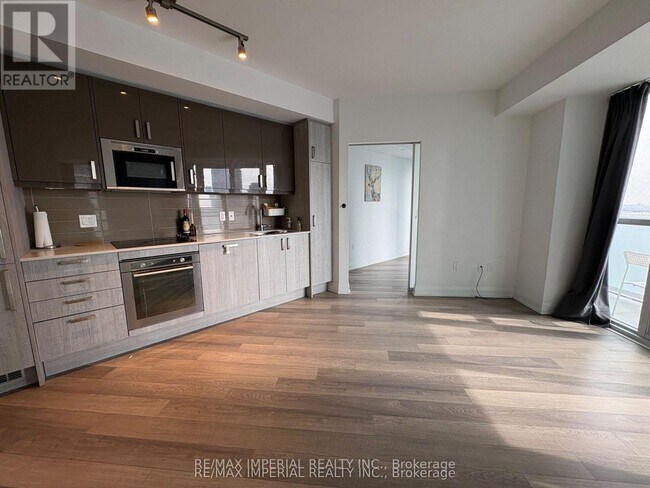 Photo du bâtiment - 77 Mutual St