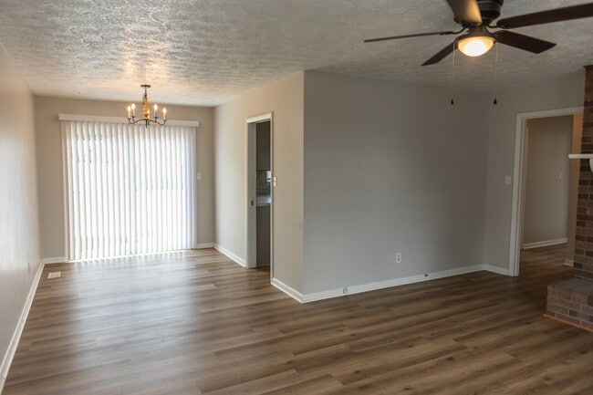 Building Photo - 129 Stephens Dr