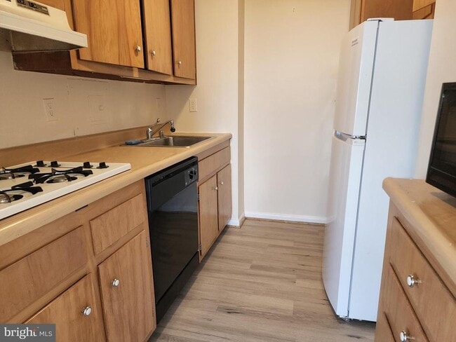 Foto del edificio - 10401 Grosvenor Pl