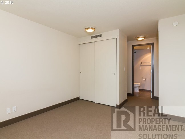 Foto del edificio - 255 SW Harrison St