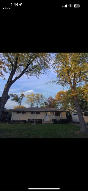 Foto del edificio - 6110 Ash Ave