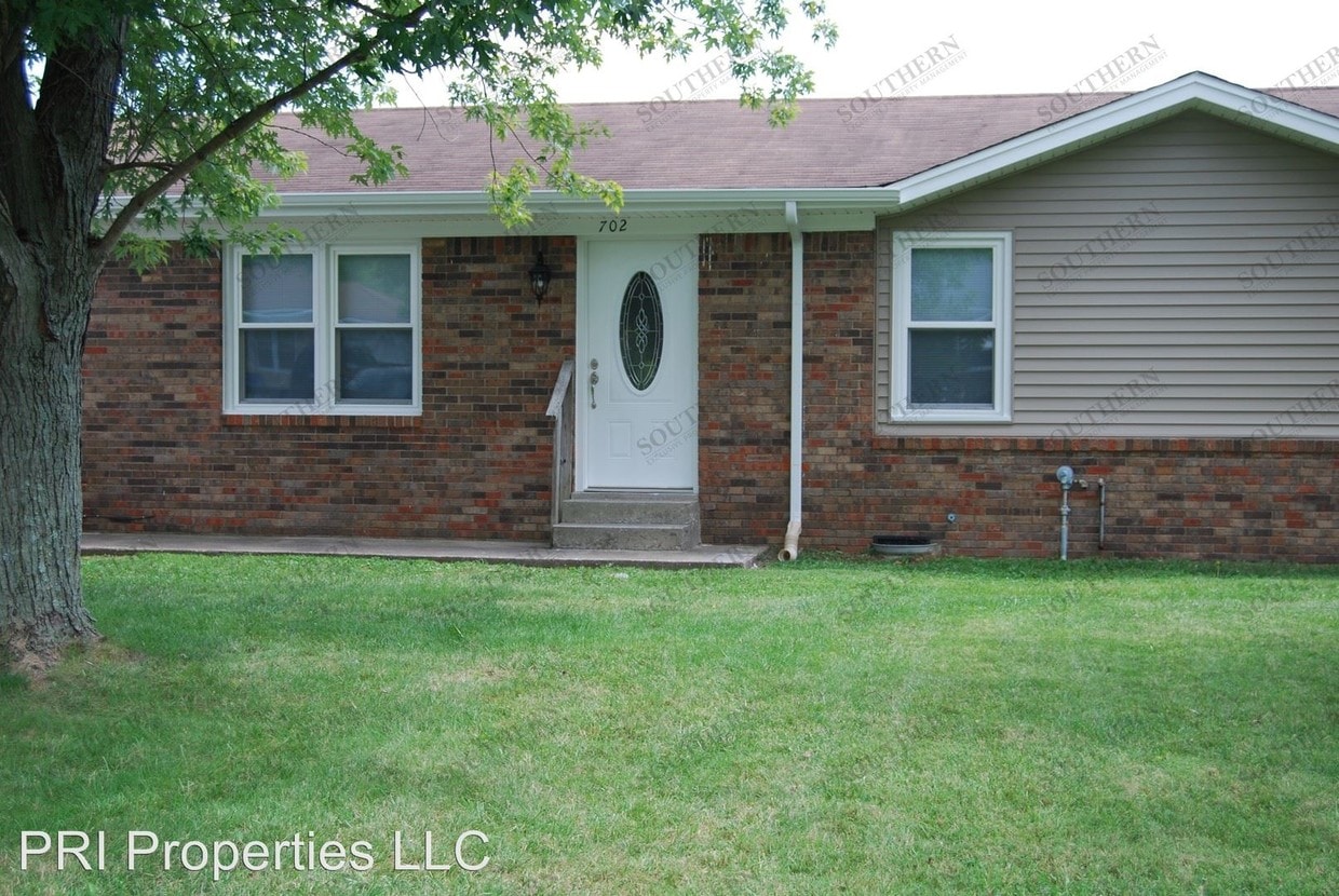 Primary Photo - 3 br, 1 bath House - 702 Riverside Dr.