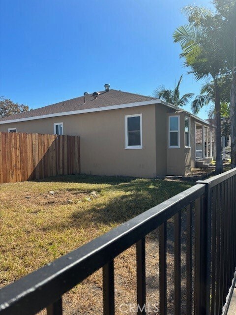 Primary Photo - 726 S Harbor Blvd