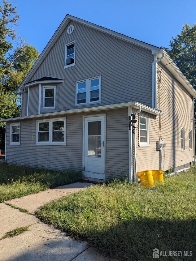 Primary Photo - 10 Pierson St