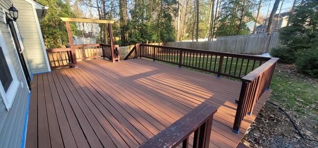 Backyard Deck - 10811 Cardington Rd