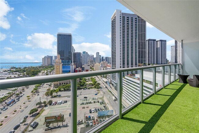 Building Photo - 888 Biscayne Blvd