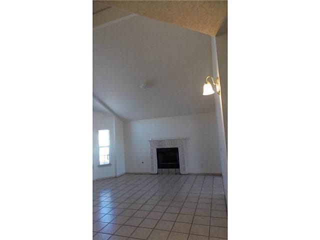 Building Photo - 12948 Tierra Salas Dr
