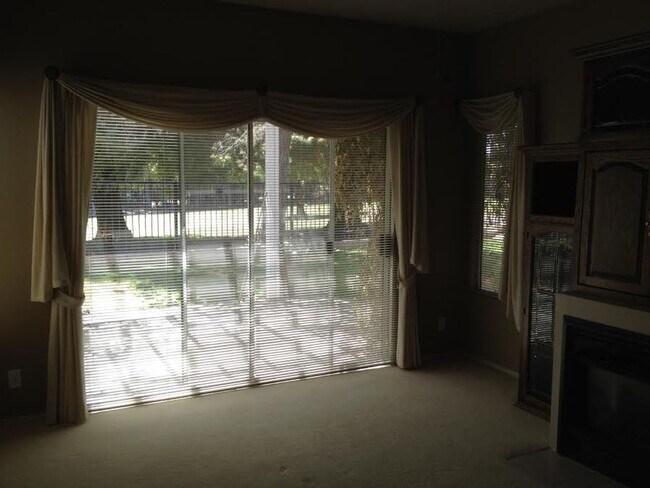 Foto del edificio - Large Two Story home in Black Lake Village