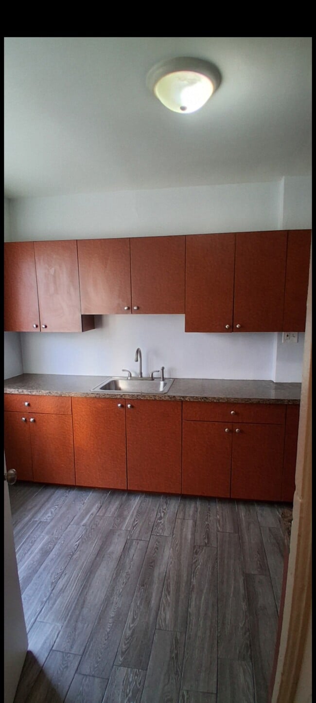 Building Photo - 6829 Abington Ave