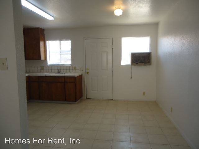 Building Photo - 285 W Orange Ave