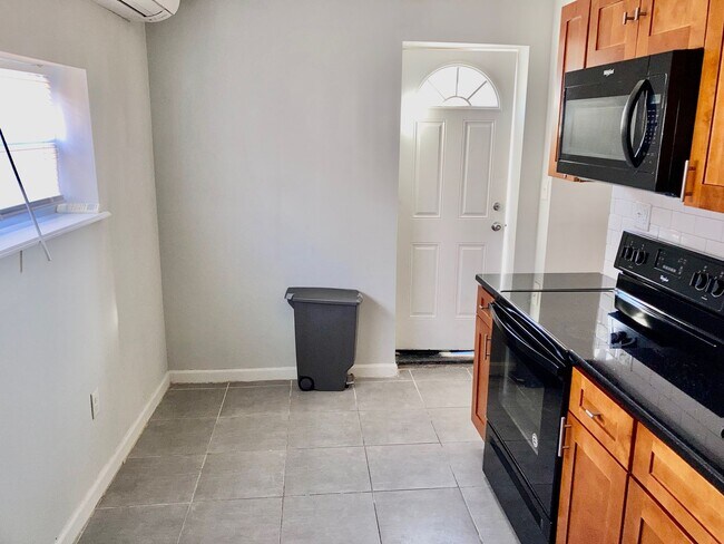 Foto del edificio - 5301 Catharine St