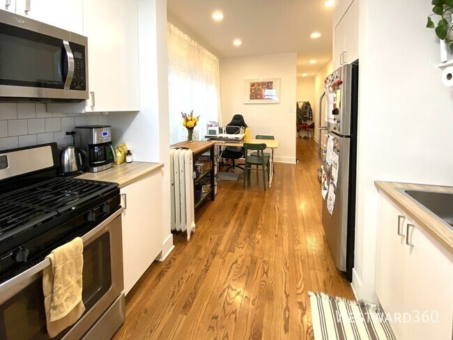 Building Photo - 4547 N Albany-1