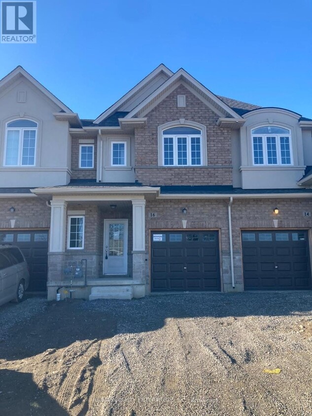 Primary Photo - 16 Vickers Rd