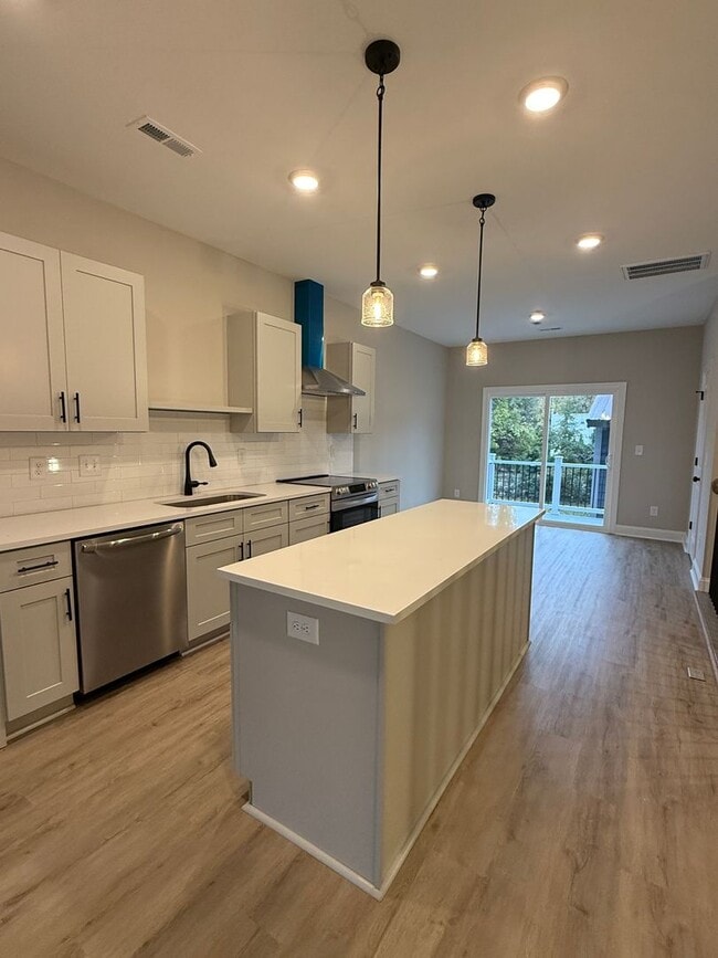 Building Photo - Brand New Townhomes For Lease in WestEnd