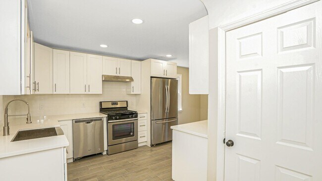 Building Photo - 2282 3rd St