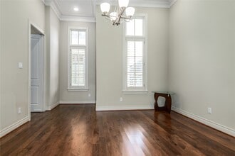 Building Photo - 2419 Brazoria St