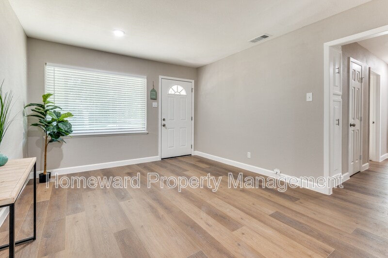 Foto principal - 1819 Dory Ln