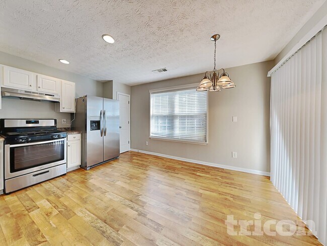 Foto del edificio - 250 Oak Grove Way