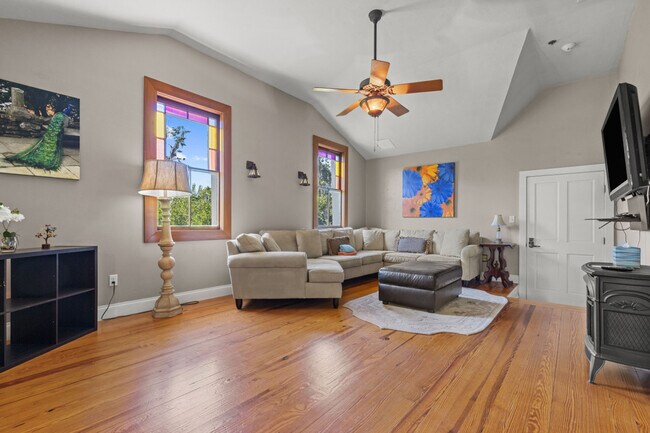 Foto del edificio - 221 SE 7th St