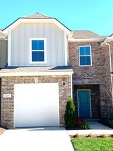 Building Photo - 7133 Mapleside Ln