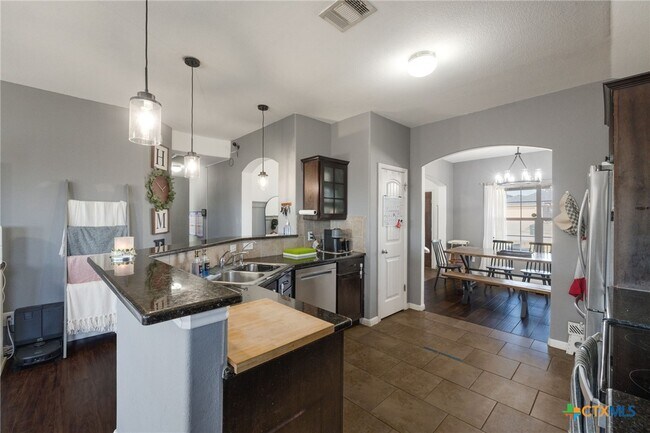 Foto del edificio - 2608 Camp Cooper Dr