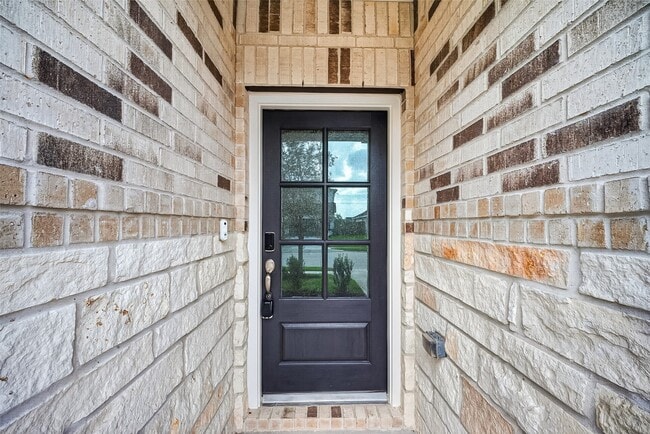 Building Photo - 5105 Redbud Vly Dr
