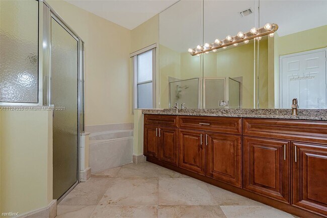 Foto del edificio - 4 br, 3 bath House - 13354 SW 26th St