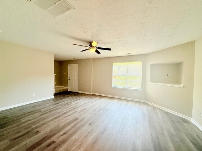 Building Photo - 4113 Parkdale Dr