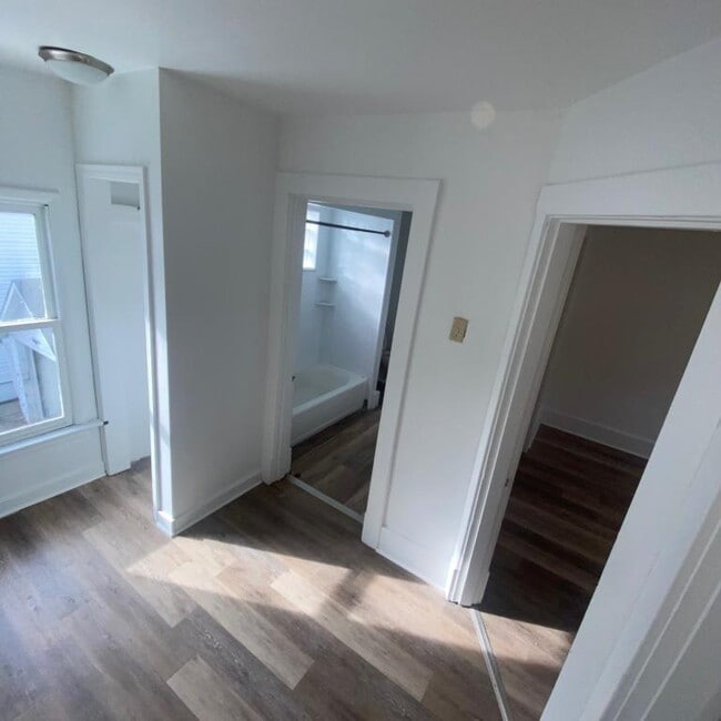 Foto del edificio - 1611 Lynn Ave