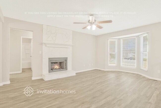 Foto del edificio - 2694 Candler Dr