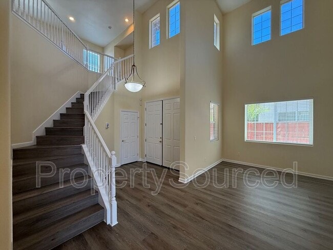 Building Photo - 1633 Sparrowhawk St