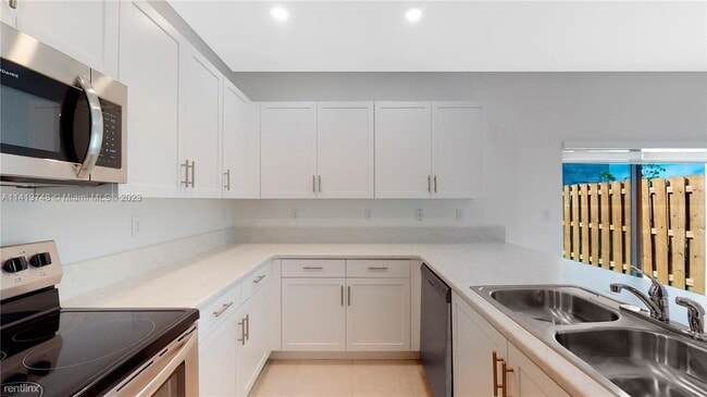 Building Photo - 3 br, 2.5 bath House - 11884 SW 245th Ter