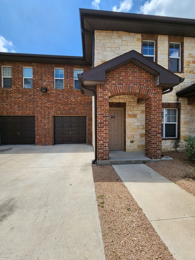 Building Photo - Liberty Trails Apartment Homes