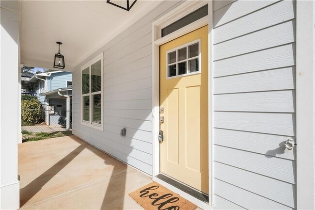 Building Photo - 2808 Lincoln Dr