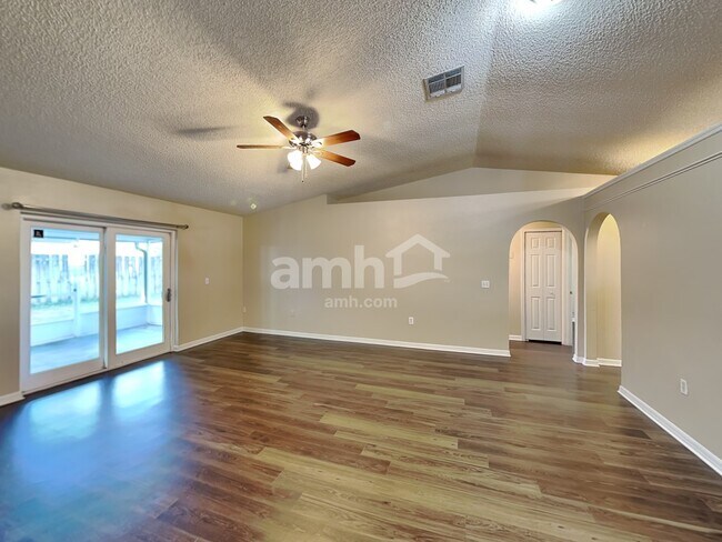 Foto del edificio - 7358 Grey Fox Ln