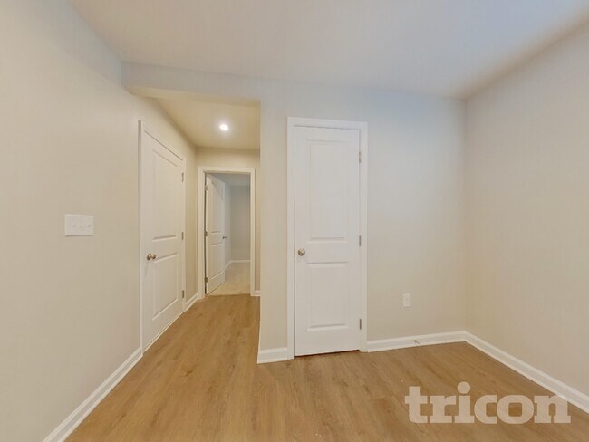 Foto del edificio - 8991 Celtic Dr